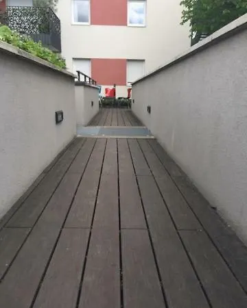 Grand Luxe Wifi Parking Prive Apartment *